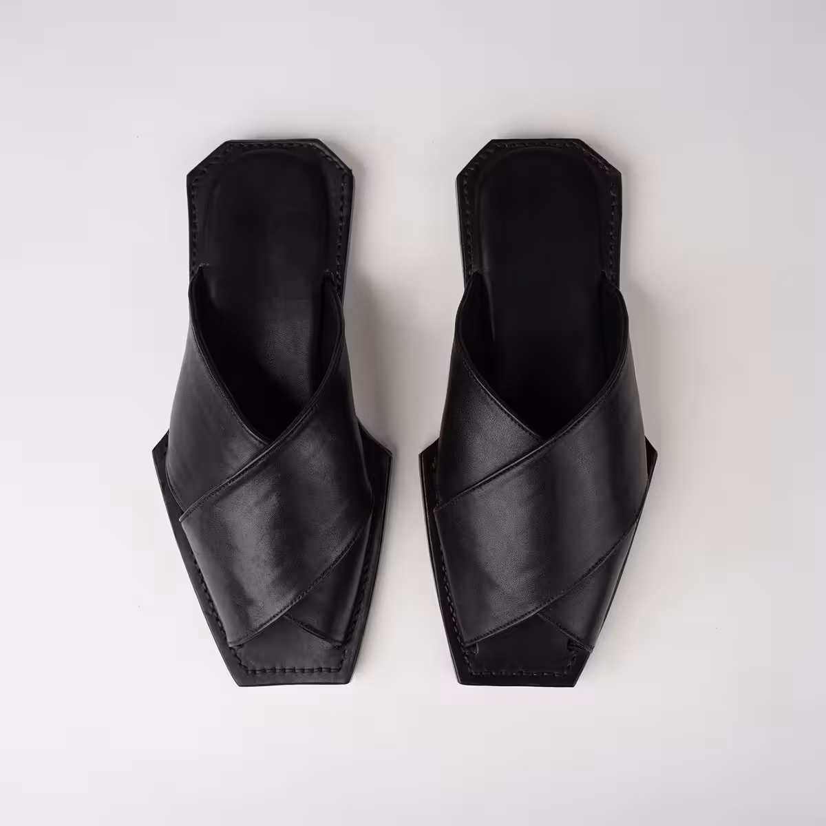 SHARK LEATHER SLIDE SANDAL